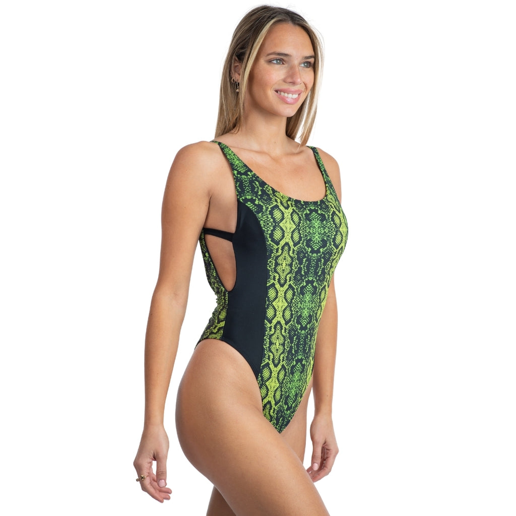 Traje De Baño Para Mujer Full Body Con Tela De Secado Rápido Con Estampado Inspirado En Piel de Serpiente Verde CloseUp Lateral