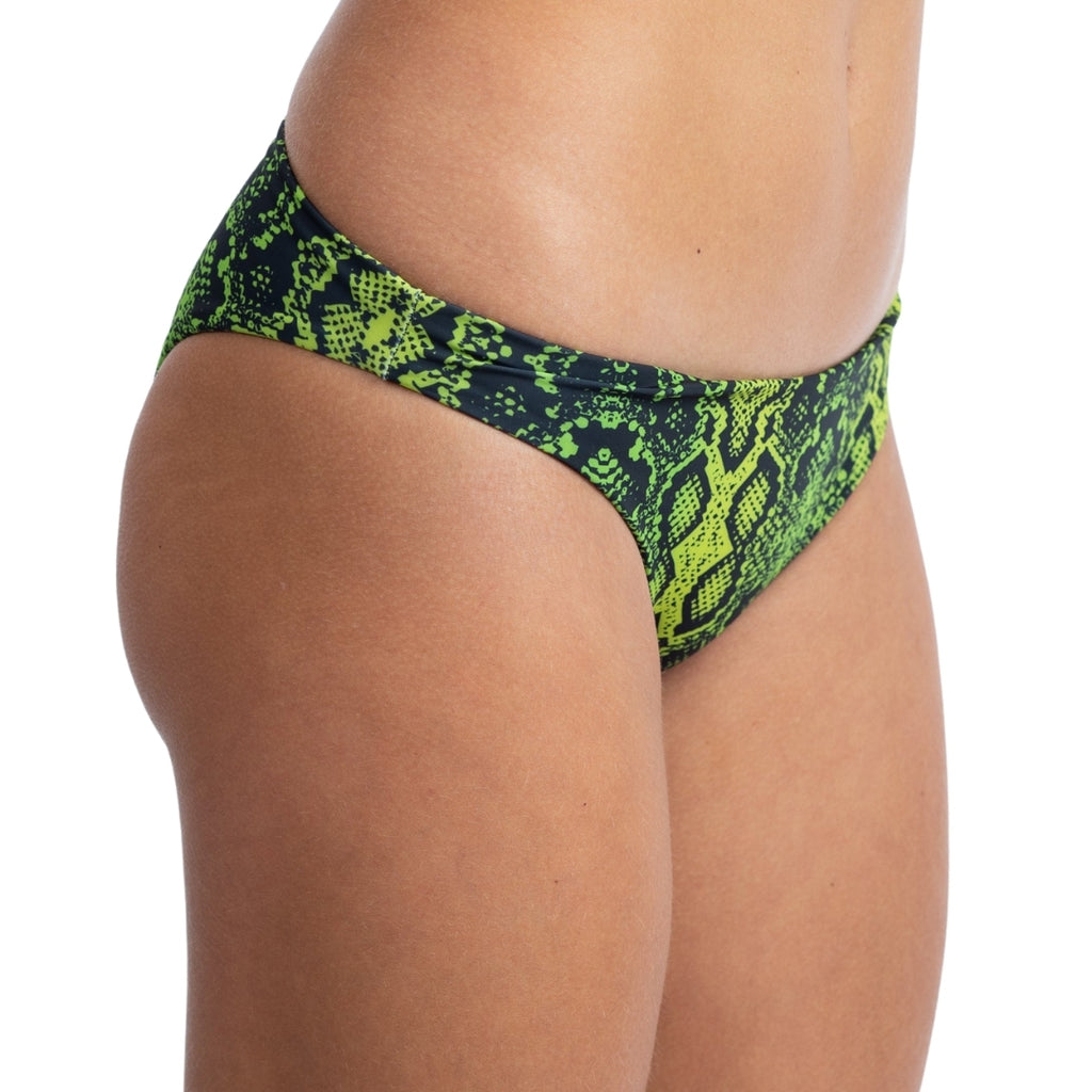Traje De Baño Para Mujer Bikini Bottom Con Tela De Secado Rápido Con Estampado Inspirado En Piel de Serpiente Verde CloseUp Lateral