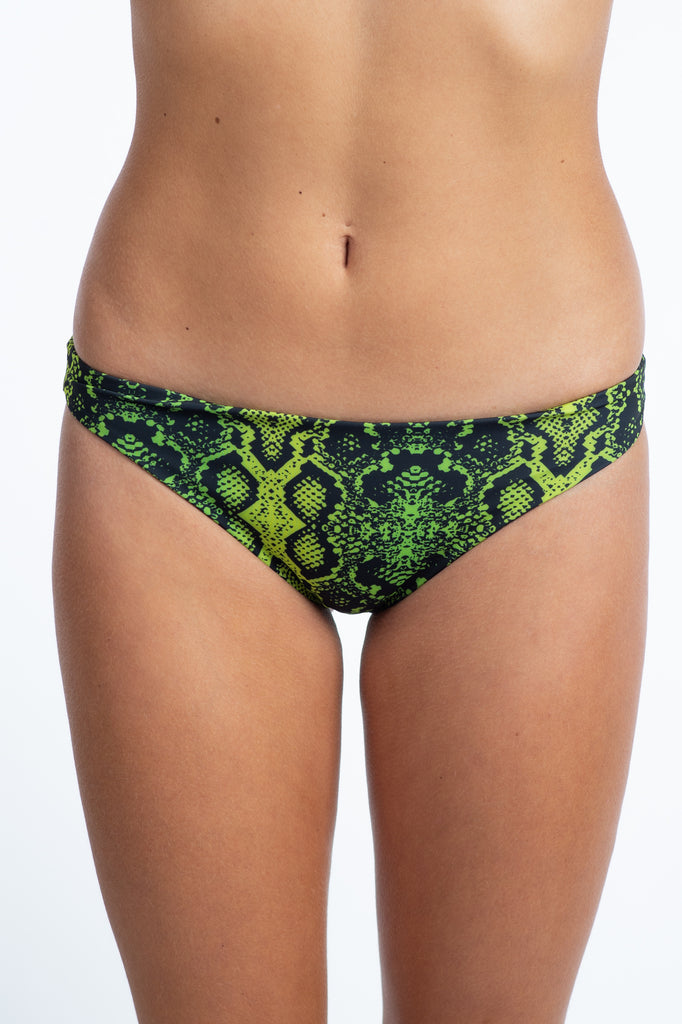 Traje De Baño Para Mujer Bikini Bottom Con Tela De Secado Rápido Con Estampado Inspirado En Piel de Serpiente Verde CloseUp Frente